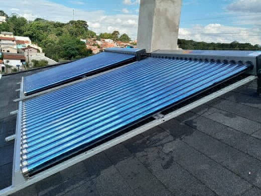 Aquecimento por coletores solares de placas residenciais 